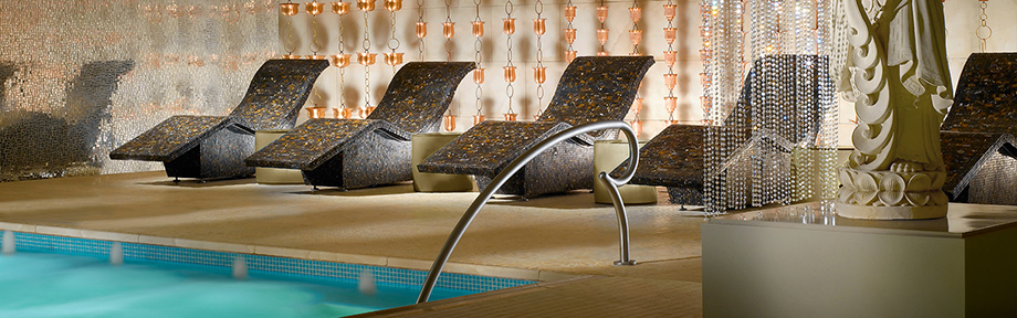 EncoreLasVegas_HeatedLoungers